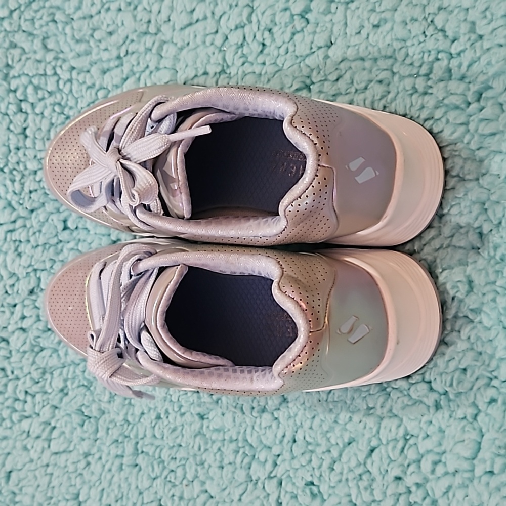 Sketchers - Picture 3 of 5